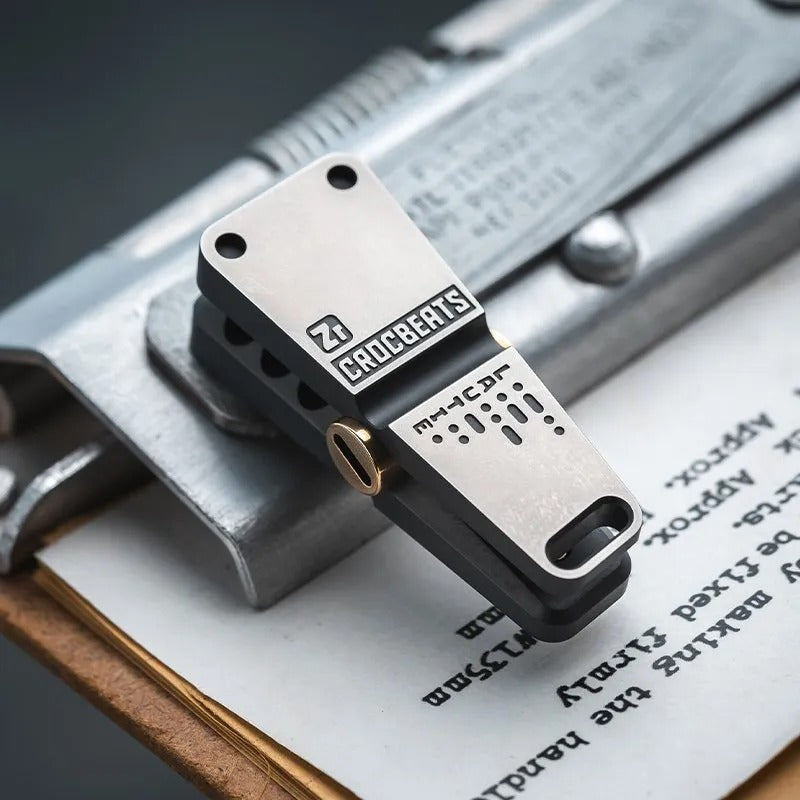 Lautie Crocbeats Clicker, Spy Wars Series - alternate angle